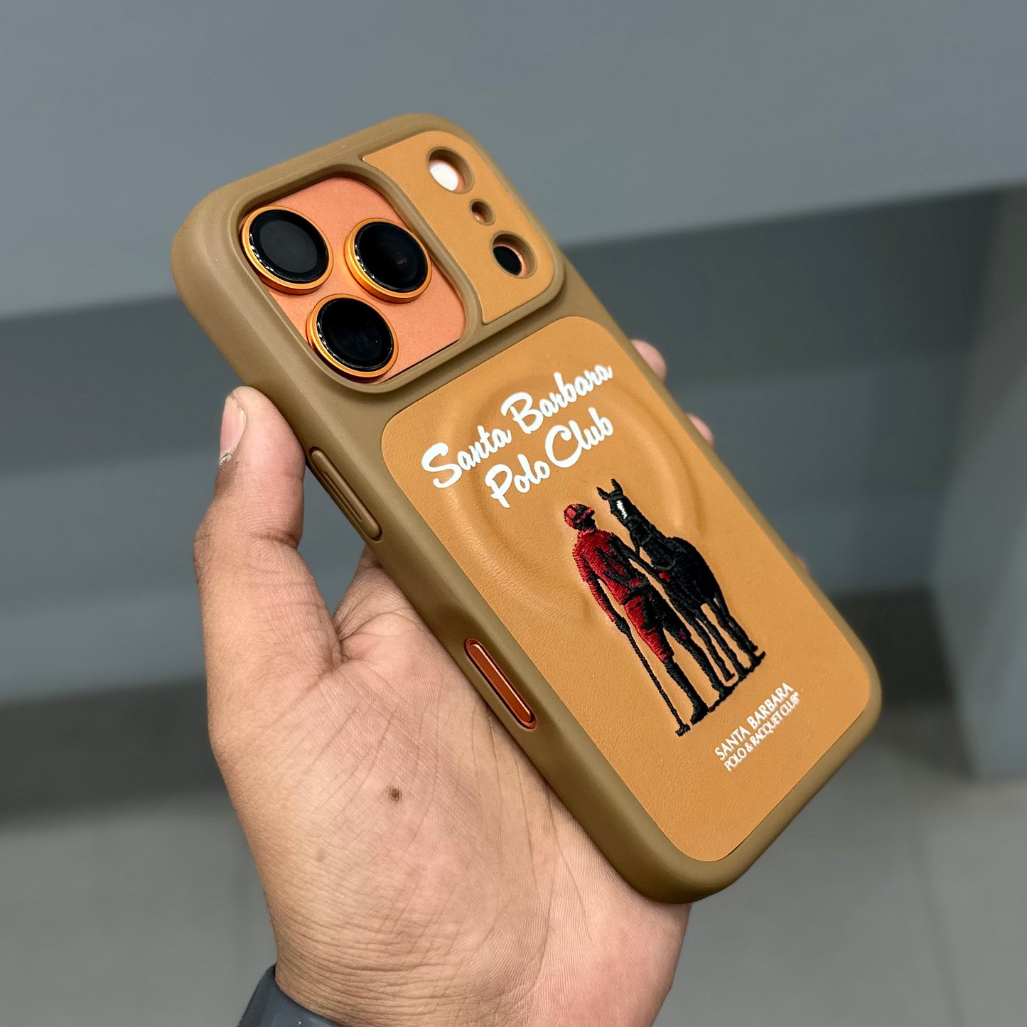 Santa Barbara Questa-Brown with Magsafe Case ( No. 1999 ) 17 Series