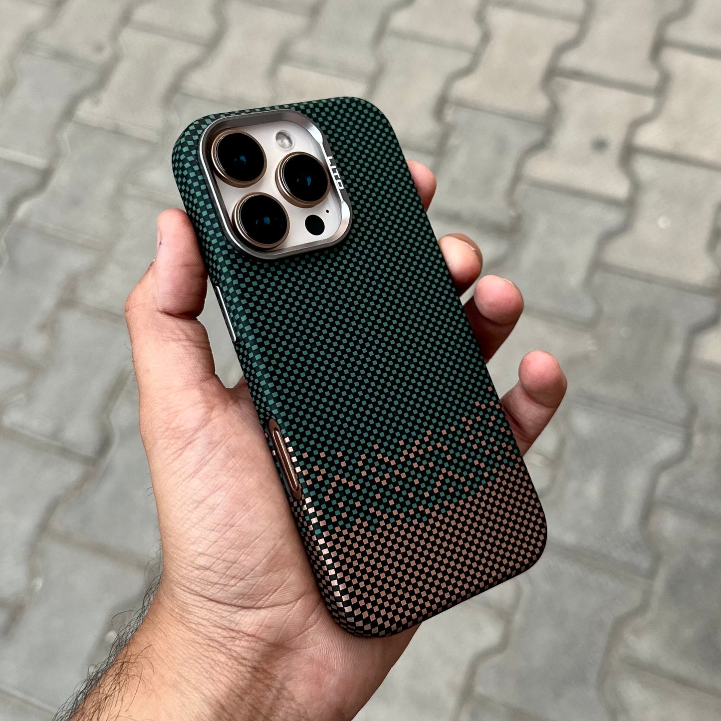Lito Carbon Texture Case With Magsafe-Green Brown ( No. 1782 )