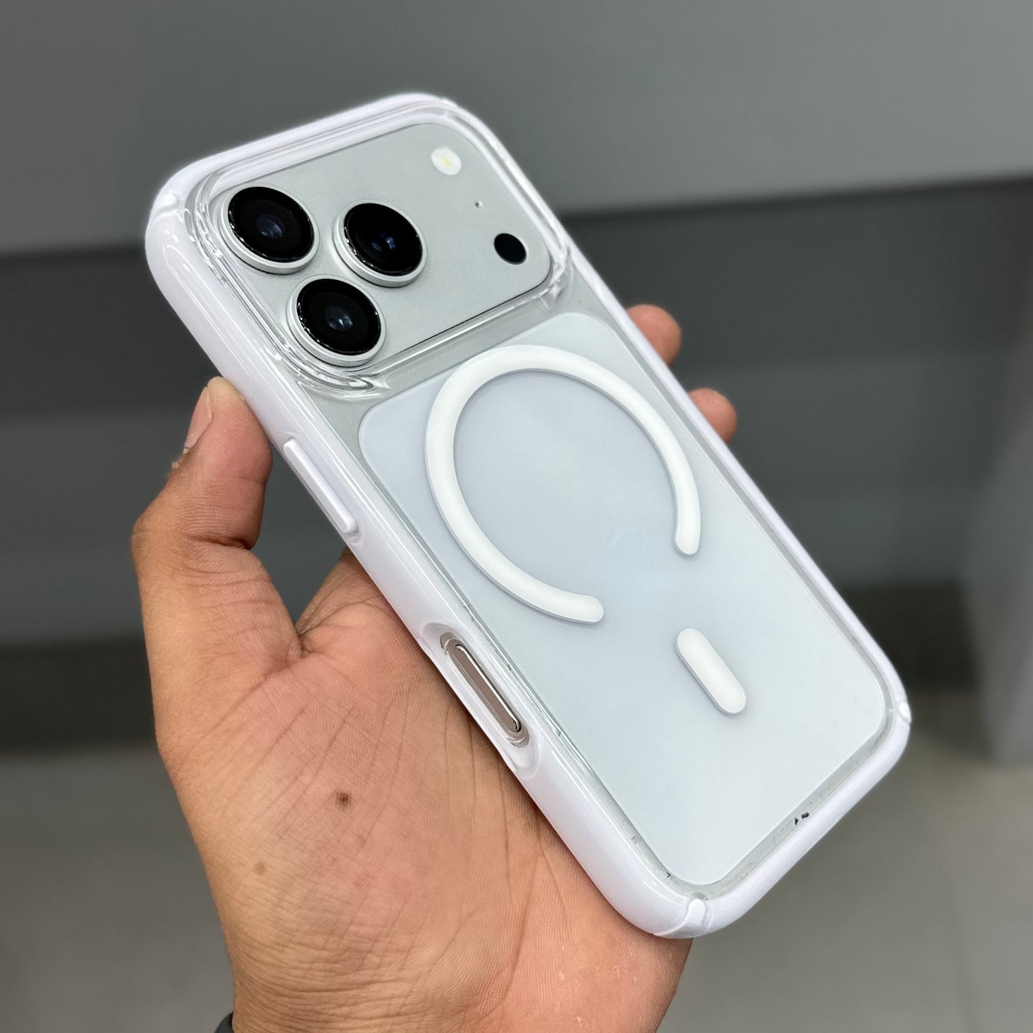 DYNAMYK RUG PLUS MAGSAFE CASE - WHITE ( No. 3537 )
