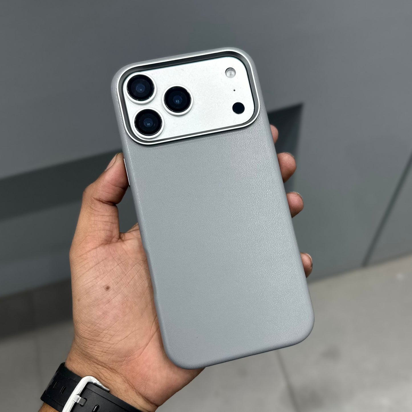 XUNDO VEGAN LEATHER CASE MAGSAFE - GREY ( No. 2874 )