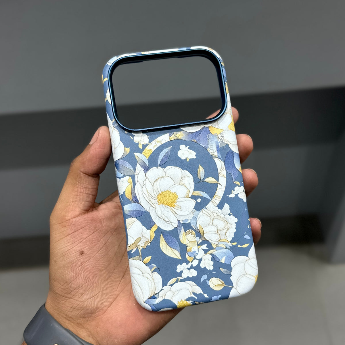ONE GIF FLORAL EMPRESS EDITION MAGSAFE CASE - BLUE WHITE ( No. 4052 )