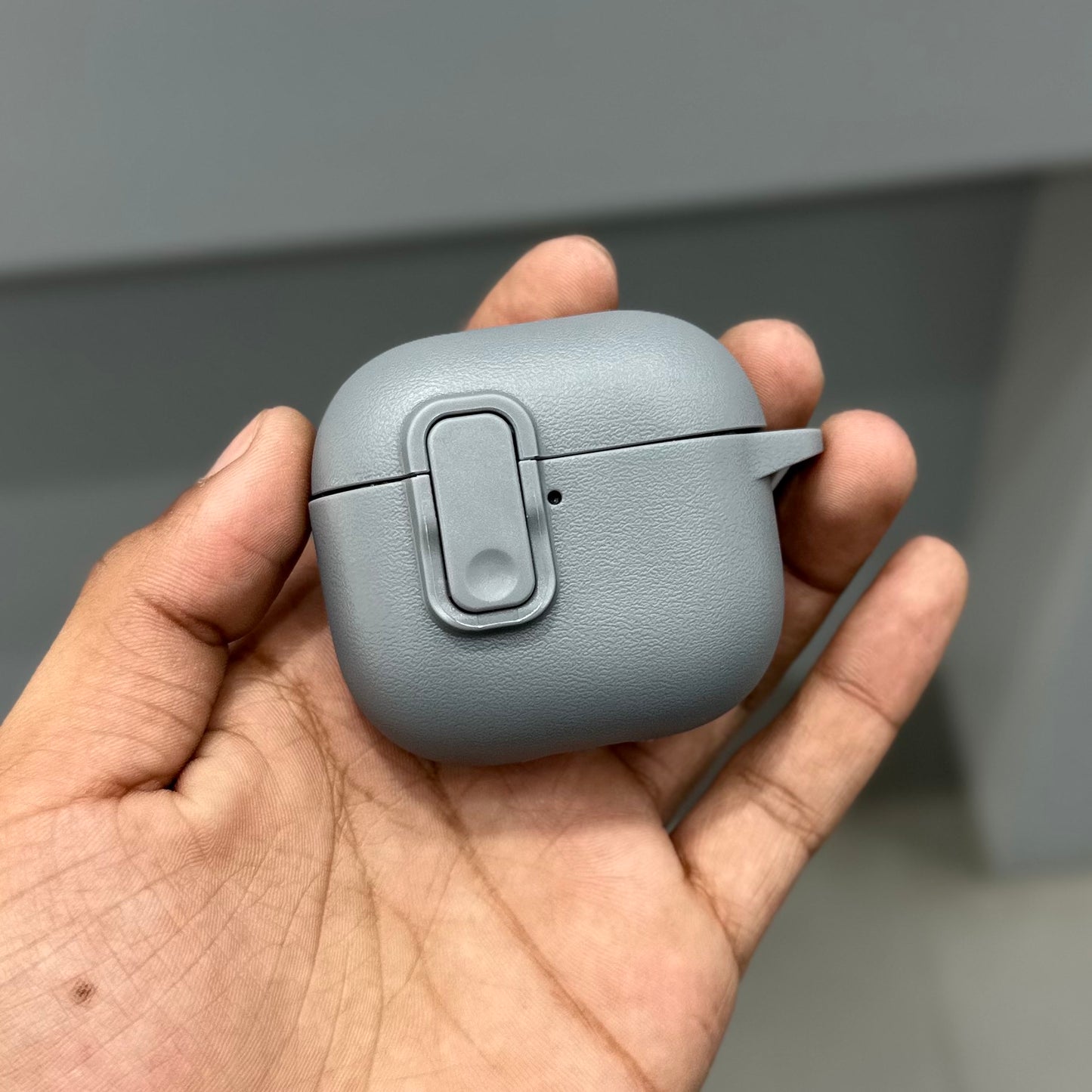 ANUMO LOCK AIRPODS CASE -GREY ( No. 3092 )